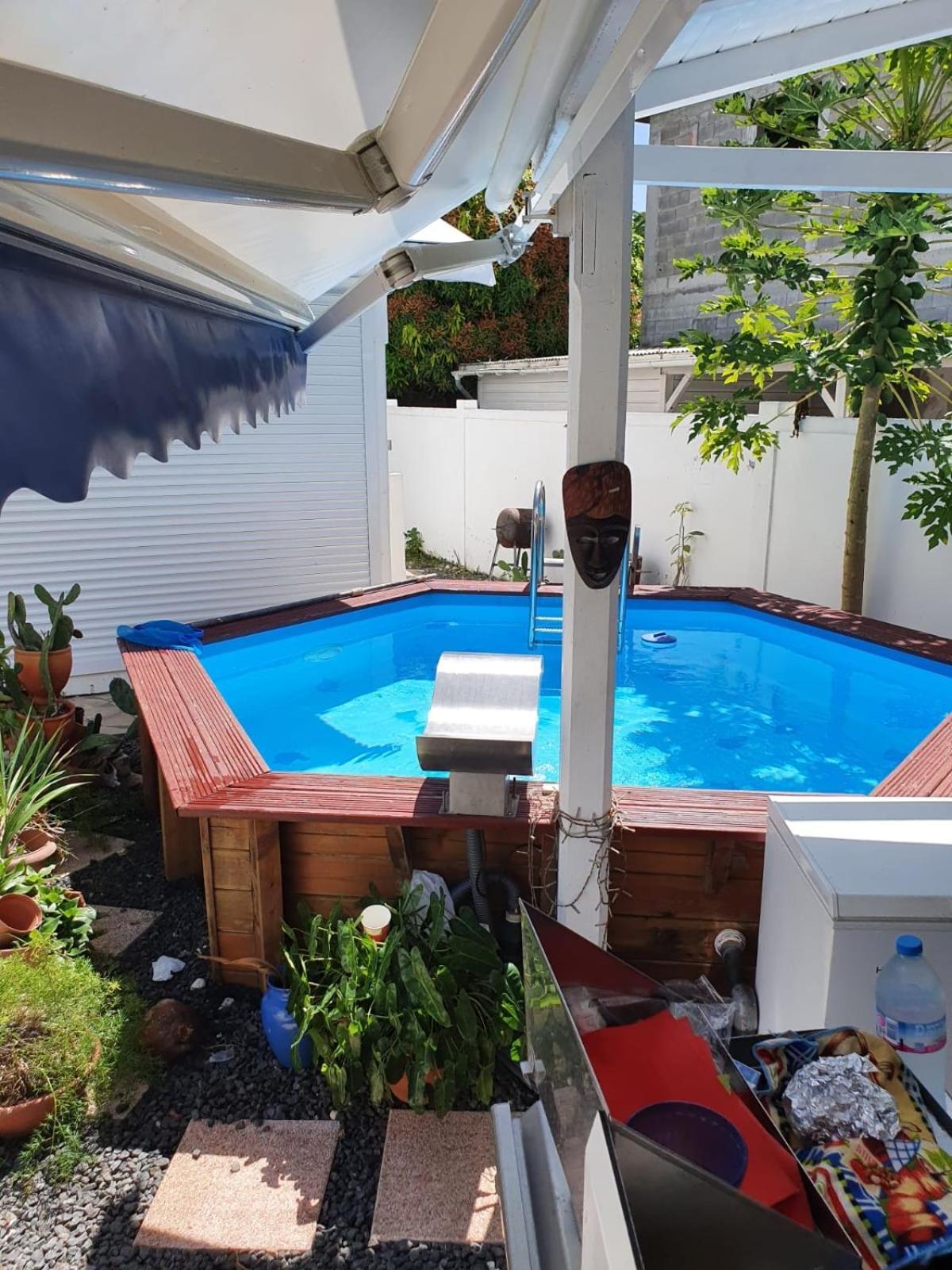 Le Sable Bleu - Evasion Tropicale A Sainte-Anne - Plage 5Min - Piscine - Parking - Logement Climatise - Vue Sur Les Palmiers - Parfait Pour Sejours En Famille Ou Entre Amis Buitenkant foto
